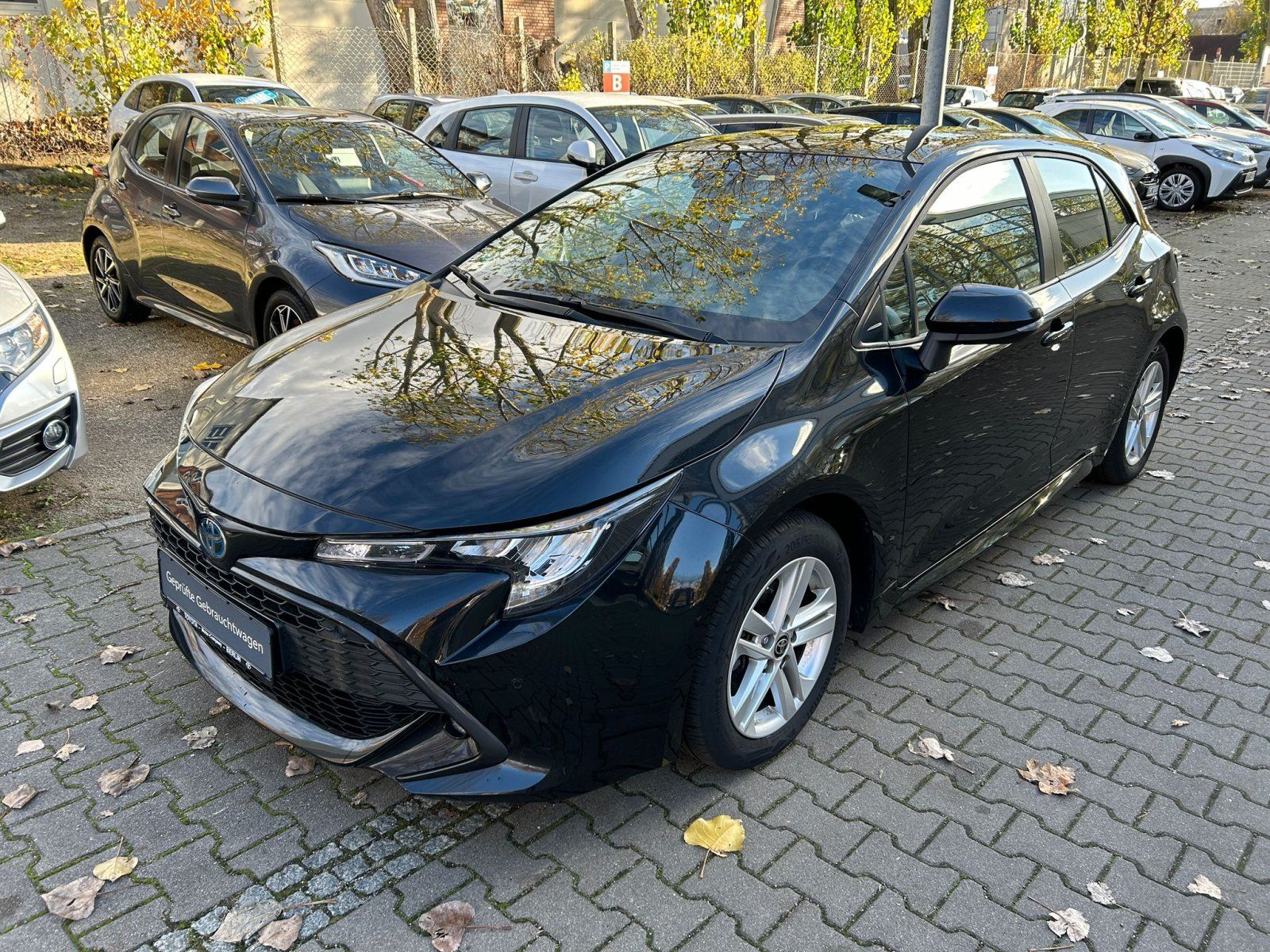 Toyota Corolla 1.8l Hybrid  Business Edition *Einparkse