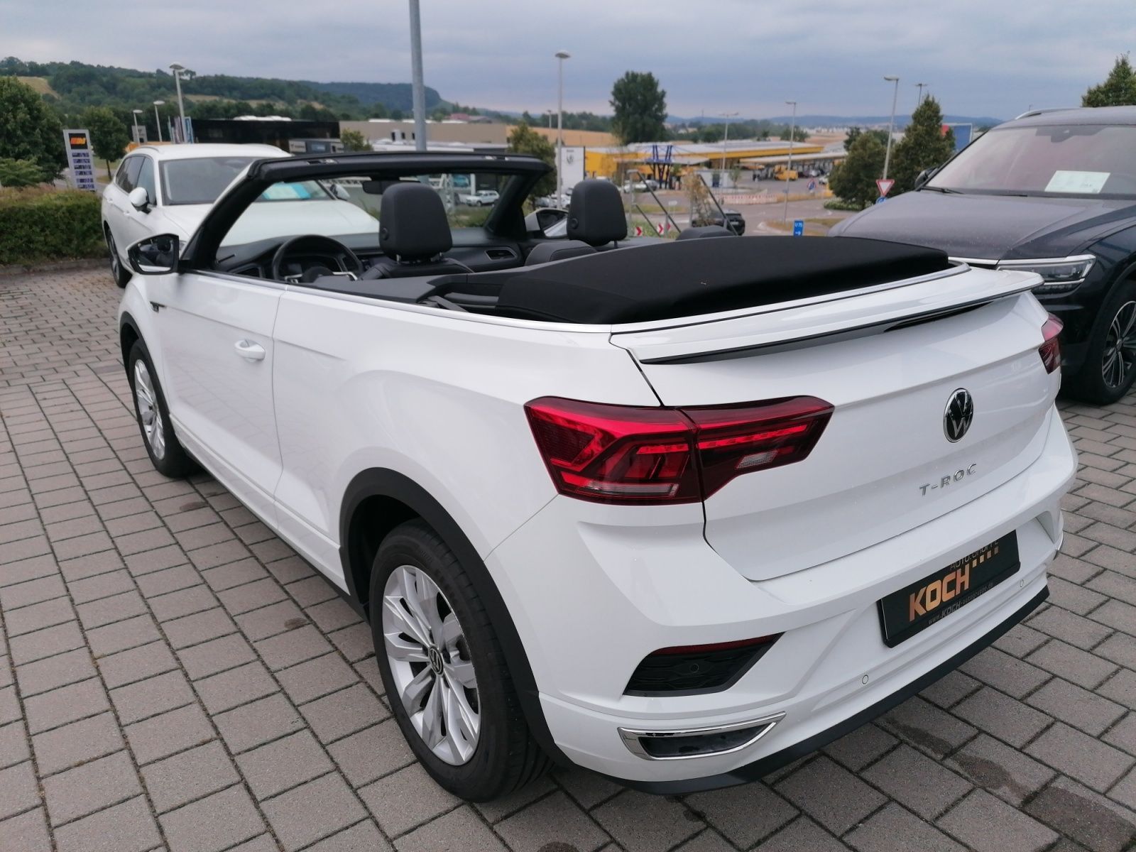 Volkswagen T-Roc 1.5TSI R-Line - Samsaru's Car Outlet