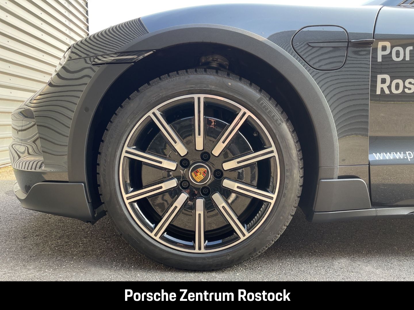 Porsche Taycan 4 Cross Turismo InnoDrive LED-Matrix