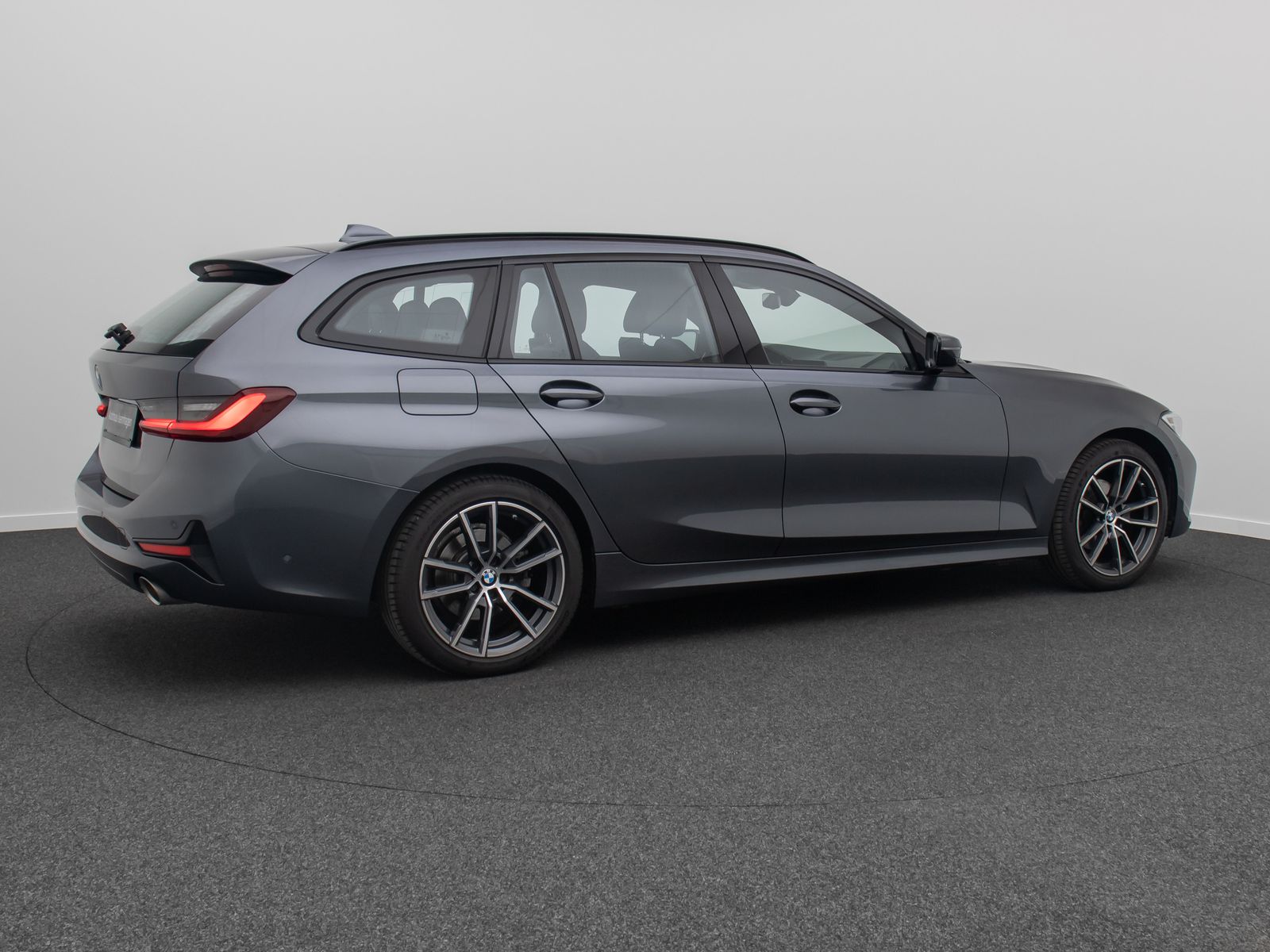 BMW 320i Sport Line - Samsaru's Car Outlet