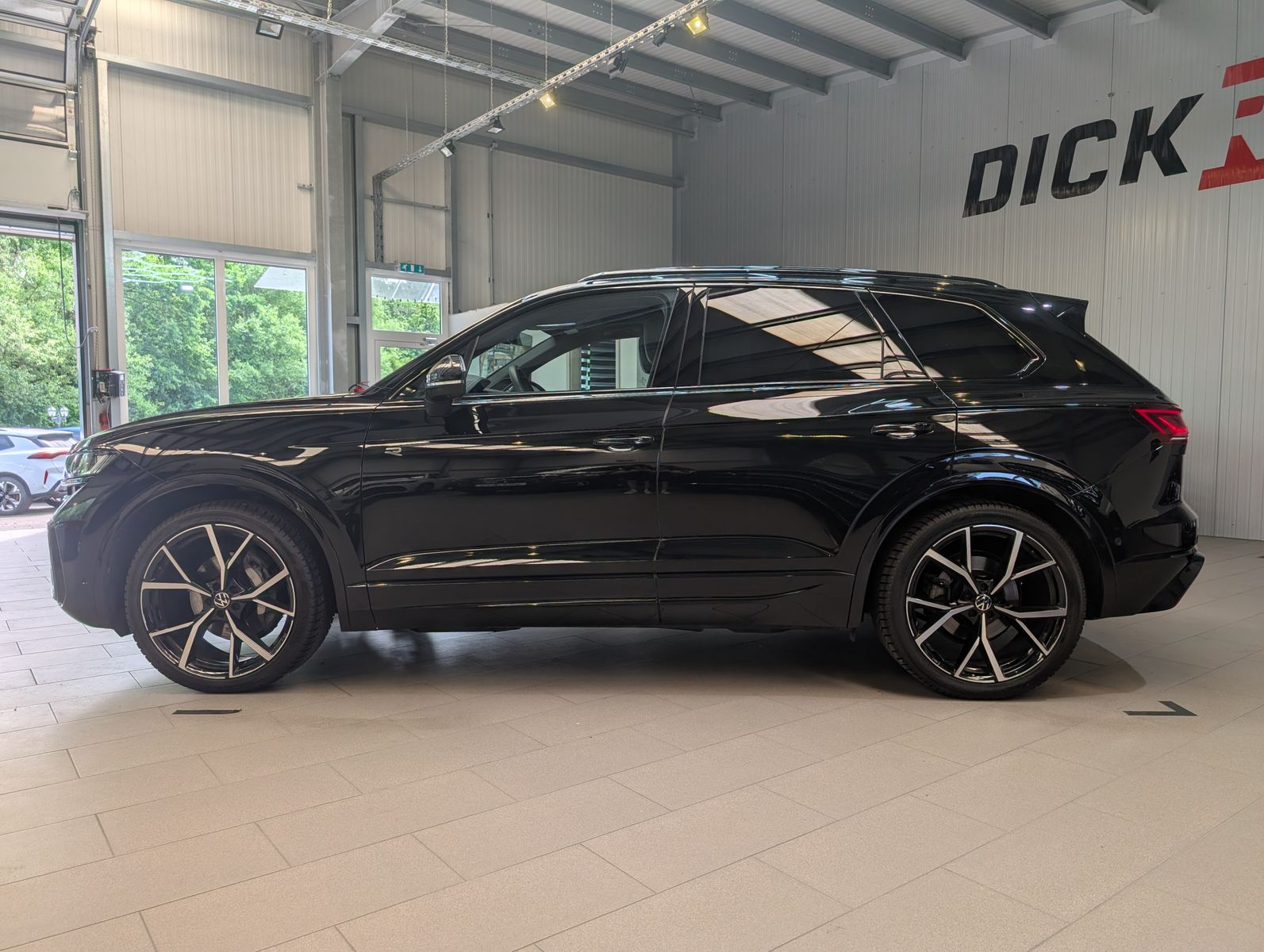Volkswagen Touareg 3.0TDI 4M R-Line VOLL Black 22" UPE 114T