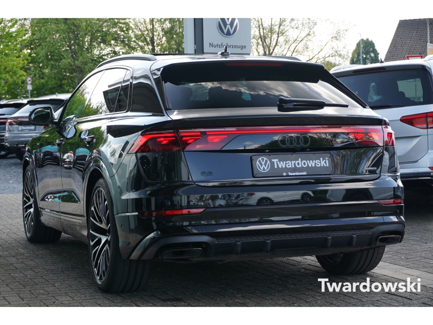 Audi Q8 50 TDI S line Pano Hud Matrix 23'' B&O AHK 36