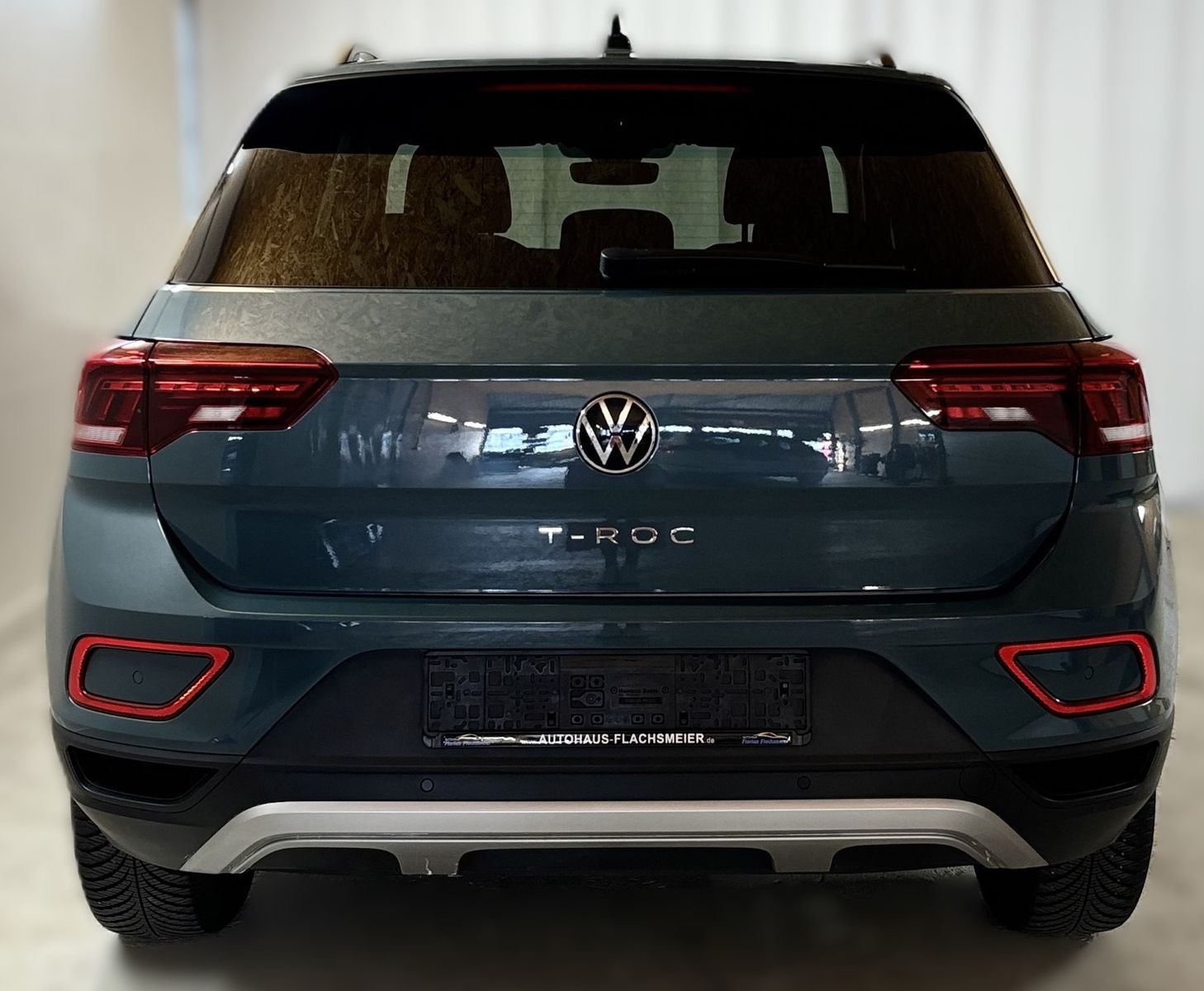 Volkswagen T-Roc Life - Samsaru's Car Outlet