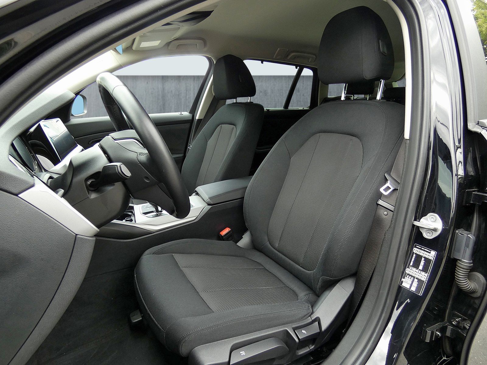 BMW 318d Touring Advantage - Samsaru's Car Outlet