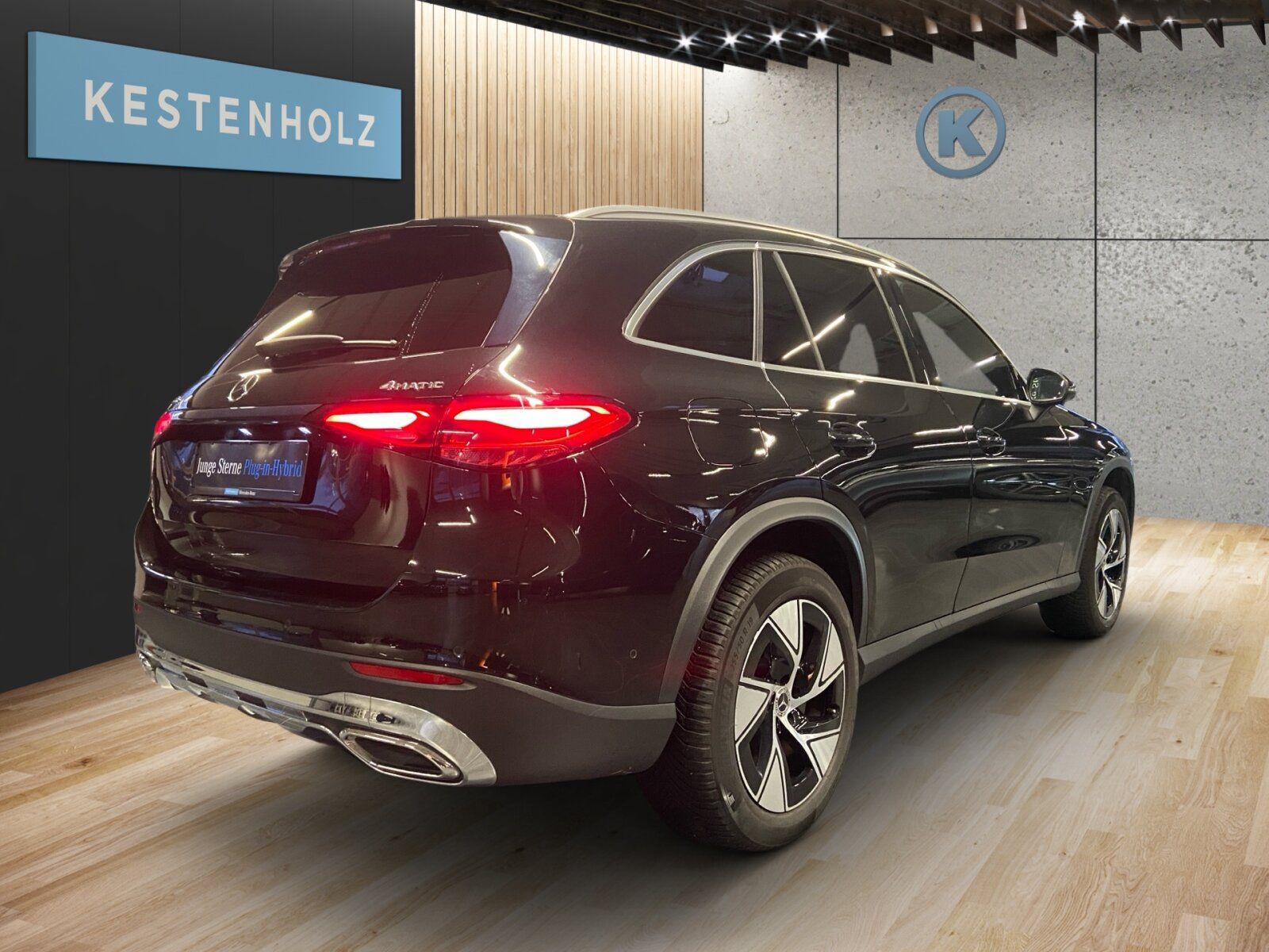 Mercedes-Benz GLC 300 e 4M *AVANTGARDE*AHK*360°*PANO*STHZ*MEM*