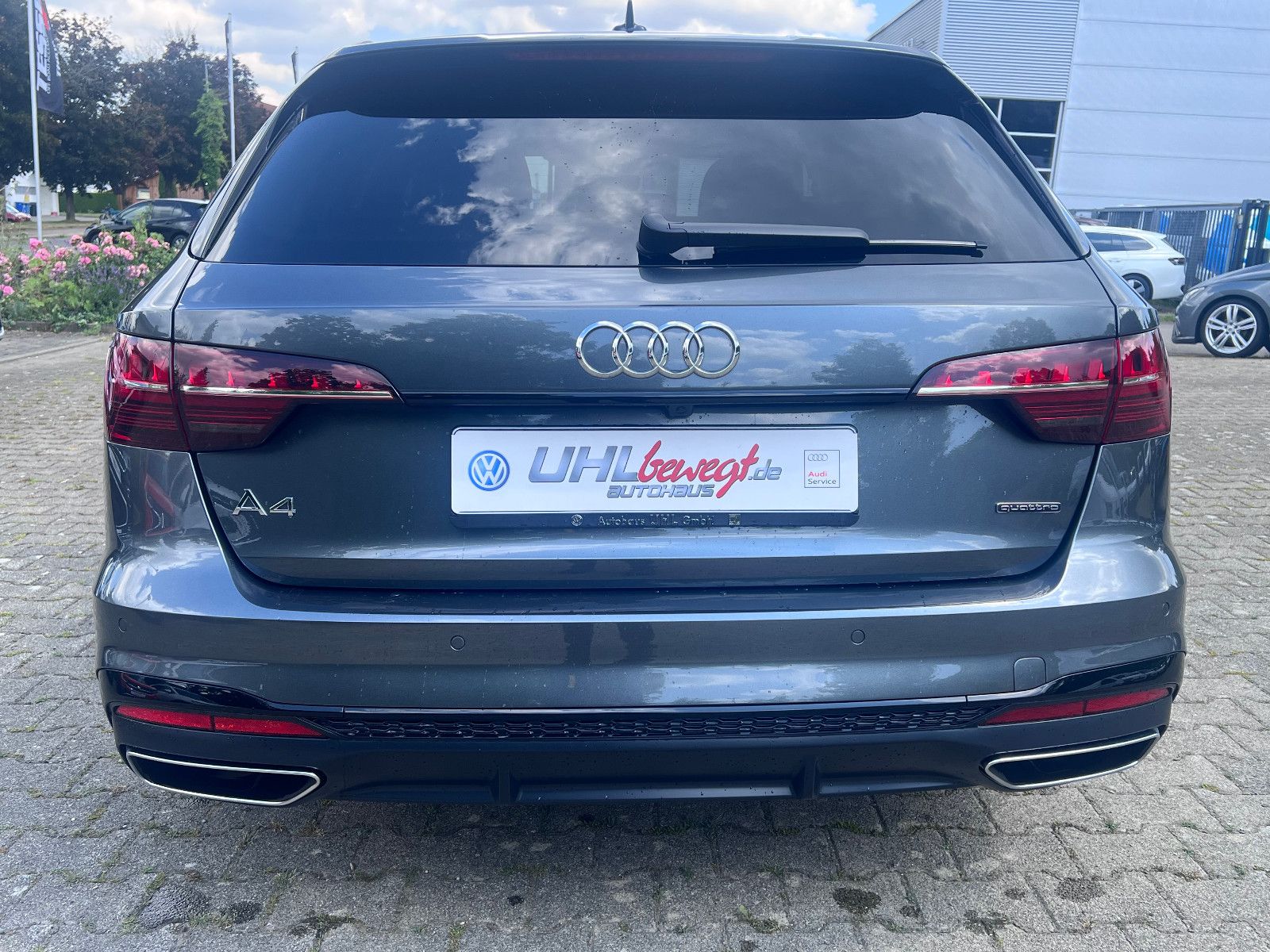 Audi A4 Avant 45 TFSI quattro S line - Samsaru's Car Outlet