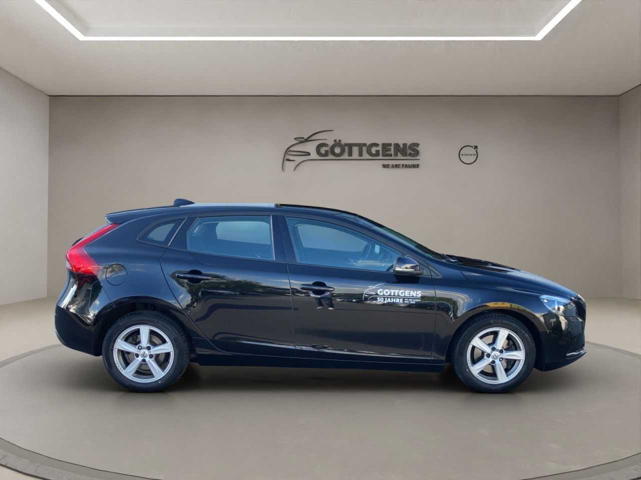 Volvo V40 T2 KINETIC NAVI KLIMAAUTOMATIK PDC Bluetooth