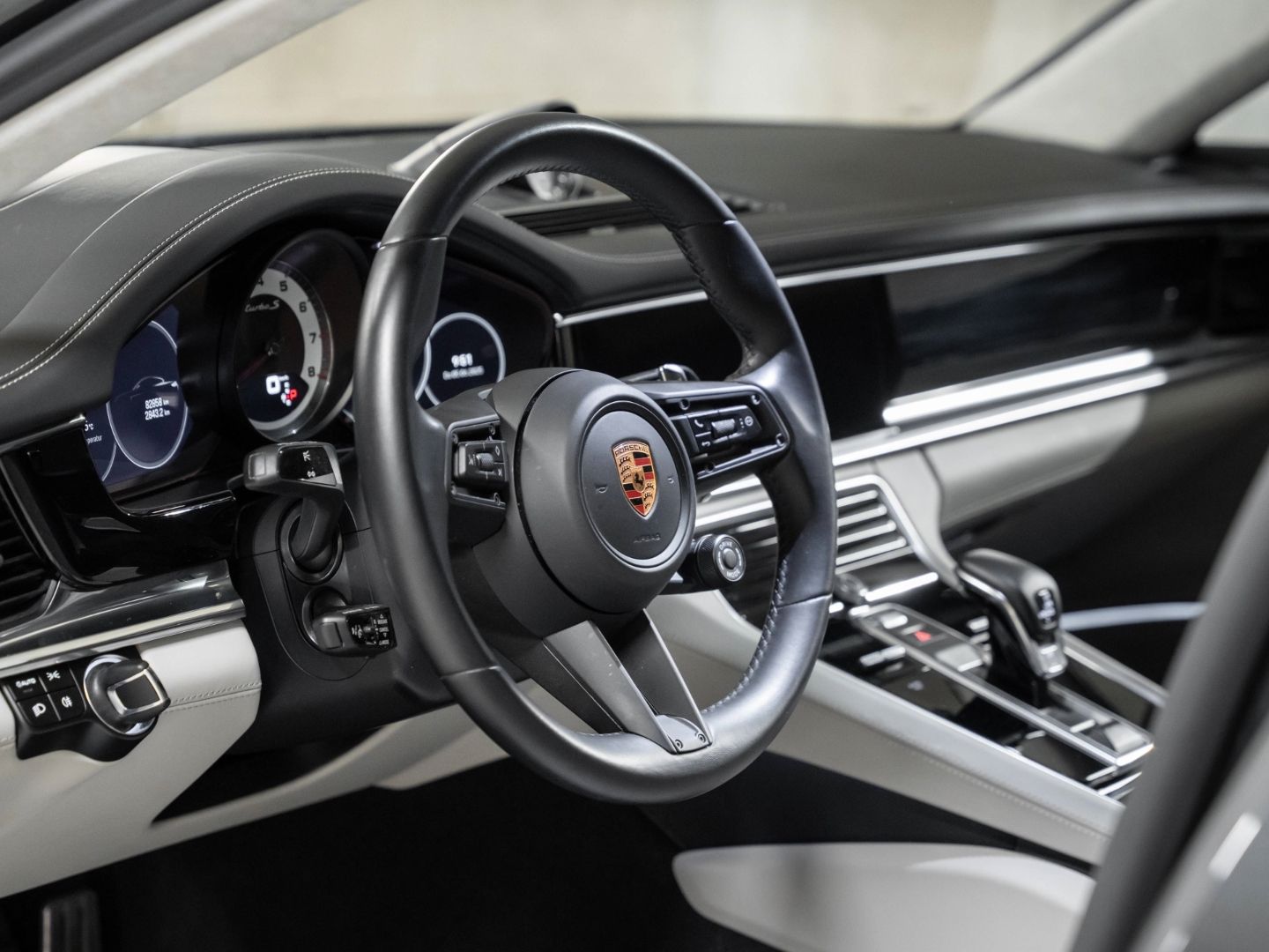 Porsche Panamera Turbo S Sport Chrono InnoDrive AHK BOSE