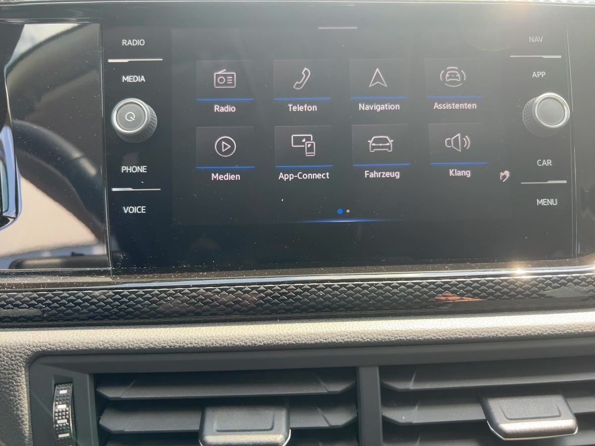 Volkswagen Taigo 1.0 TSI - Samsaru's Car Outlet