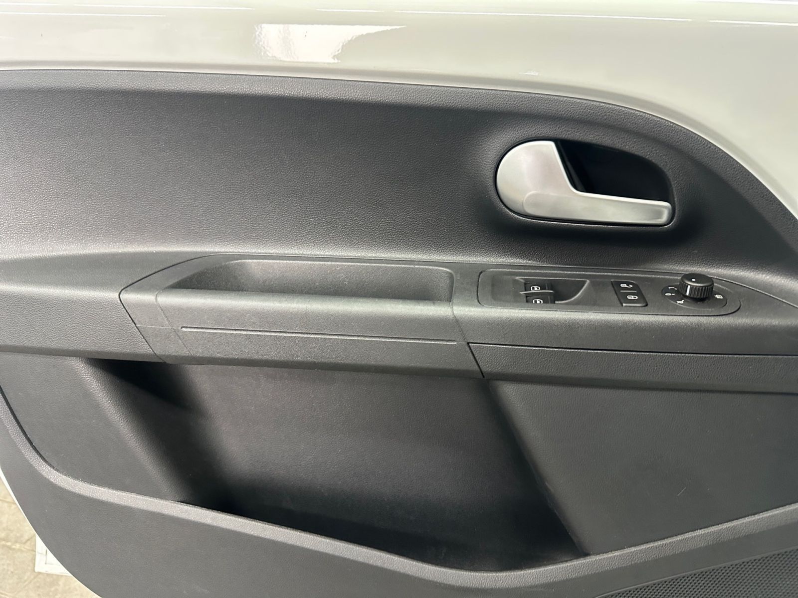 Volkswagen e-up! Style Plus - Samsaru's Car Outlet