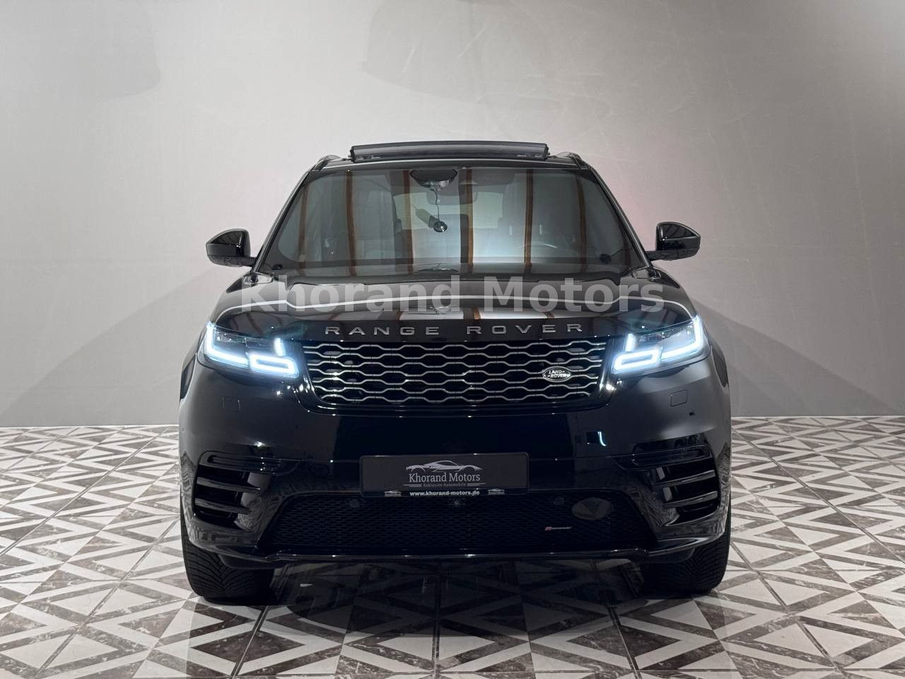Range Rover Velar R-Dynamic SE - Samsaru's Car Outlet