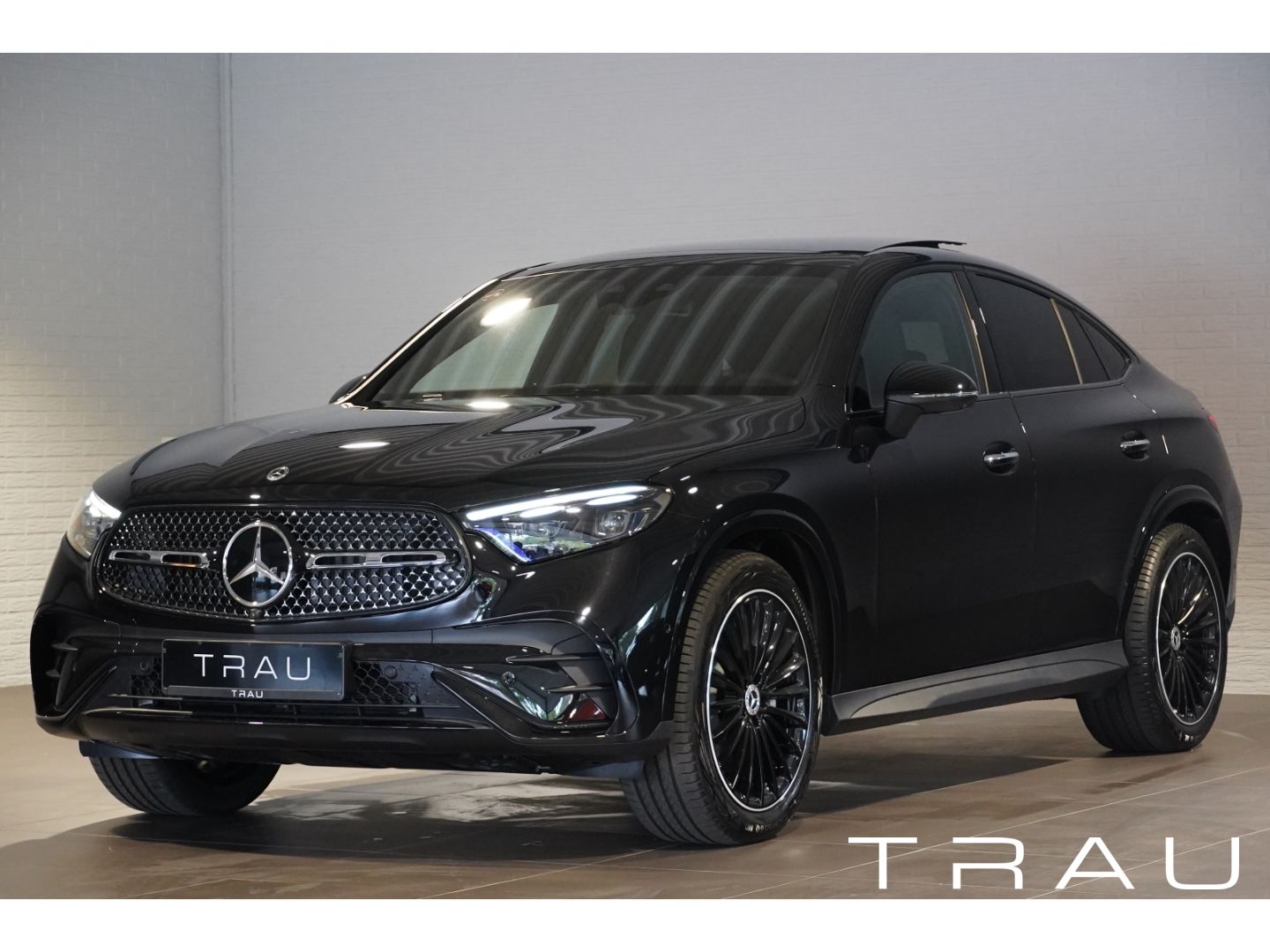 Mercedes-Benz GLC 220 d AMG Coupe Pano Luft HUD AHK 4Radlenkun