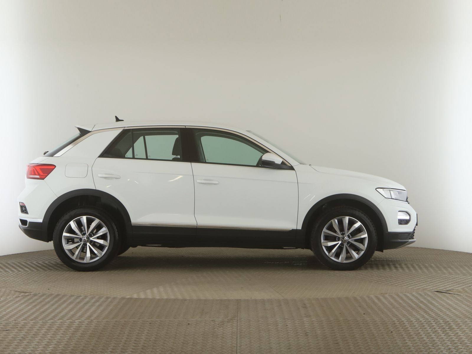 Volkswagen T-Roc 2.0 TDI Style - Samsaru's Car Outlet