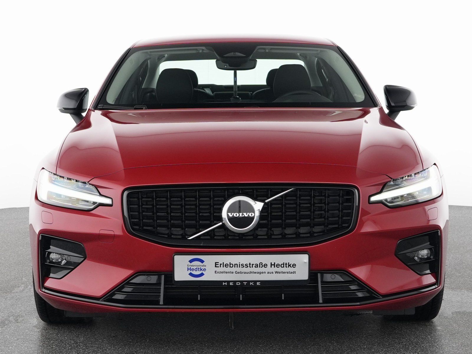 Volvo S60 B4 Benzin Plus Dark 19"+VOLL-LED+ACC+WSS-HZG