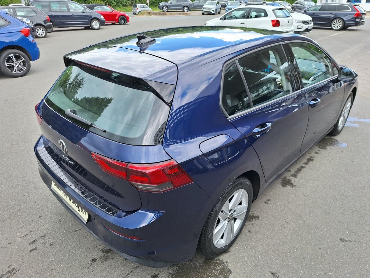 Volkswagen Golf Life 2.0 TDI DSG - Samsaru's Car Outlet