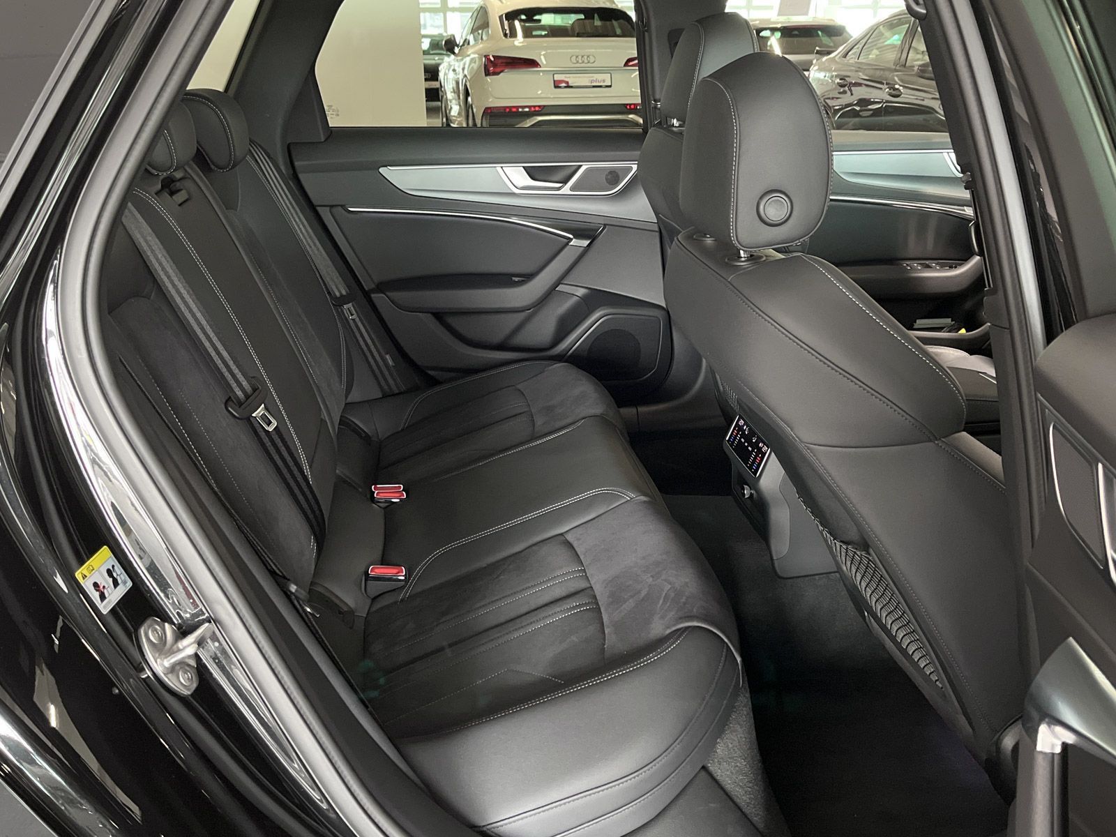 Audi A6 Avant 45 TFSI qu S line S tronic - Samsaru's Car Outlet