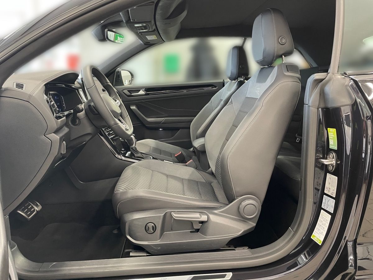 Volkswagen T-Roc R-Line - Samsaru's Car Outlet