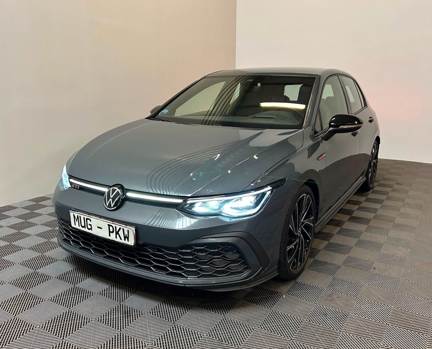 Volkswagen Golf VIII Lim. GTI  245PS *ACC-VirtCo-AHK-H&K*