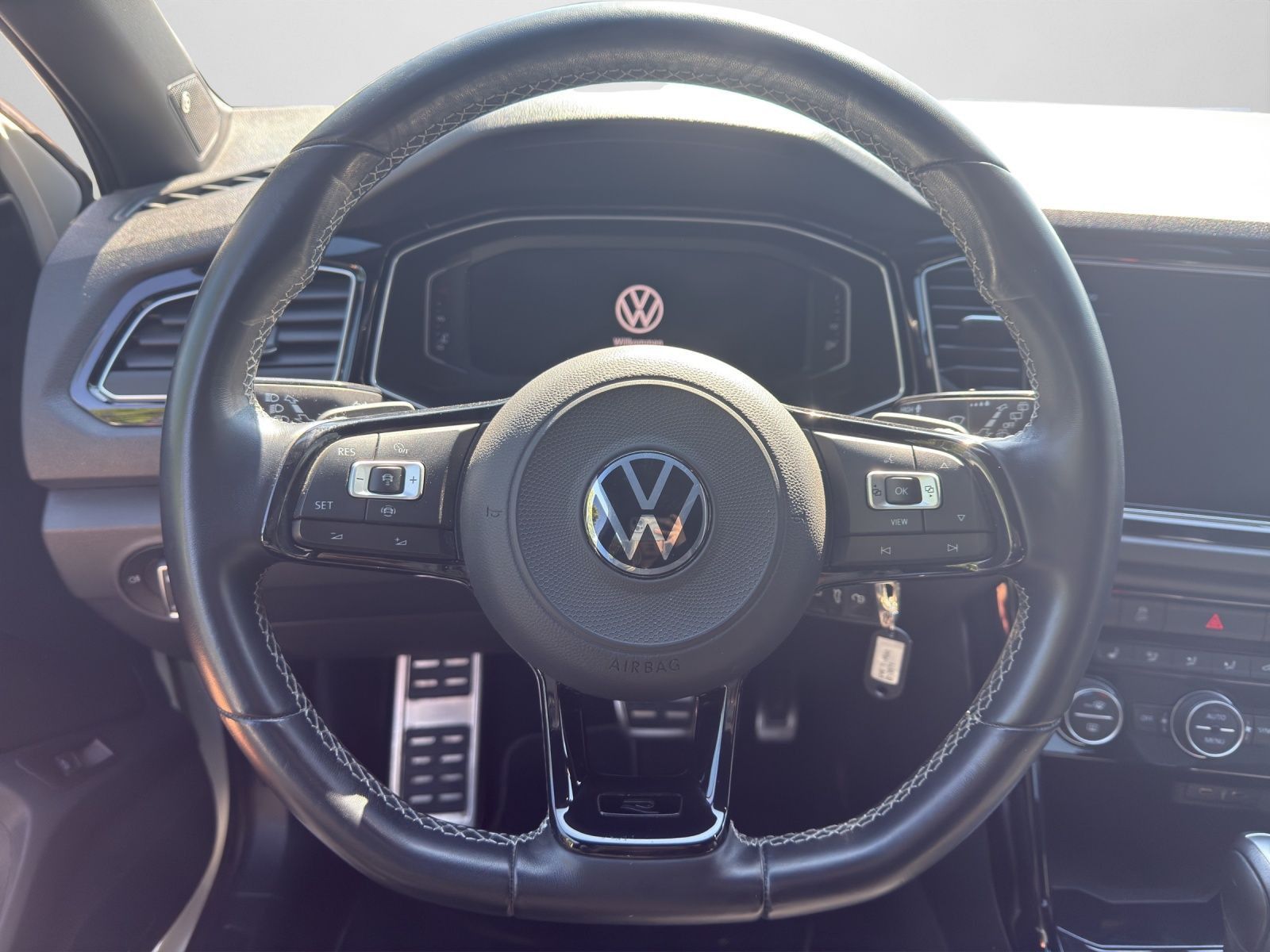Volkswagen T-Roc R 2.0 TSI 4Motion - Samsaru's Car Outlet