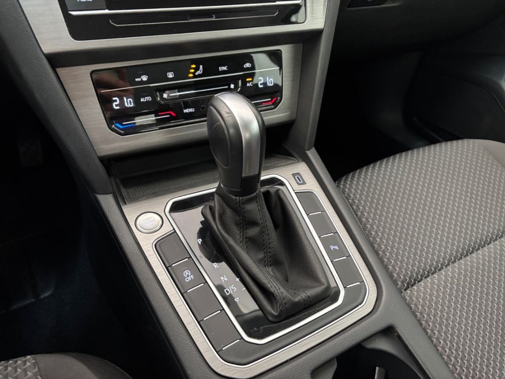 Volkswagen Passat Basis - Samsaru's Car Outlet