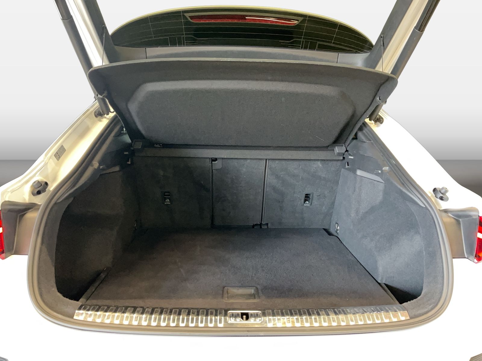 Audi Q3 Sportback 40 TFSI quattro S line - Samsaru's Car Outlet