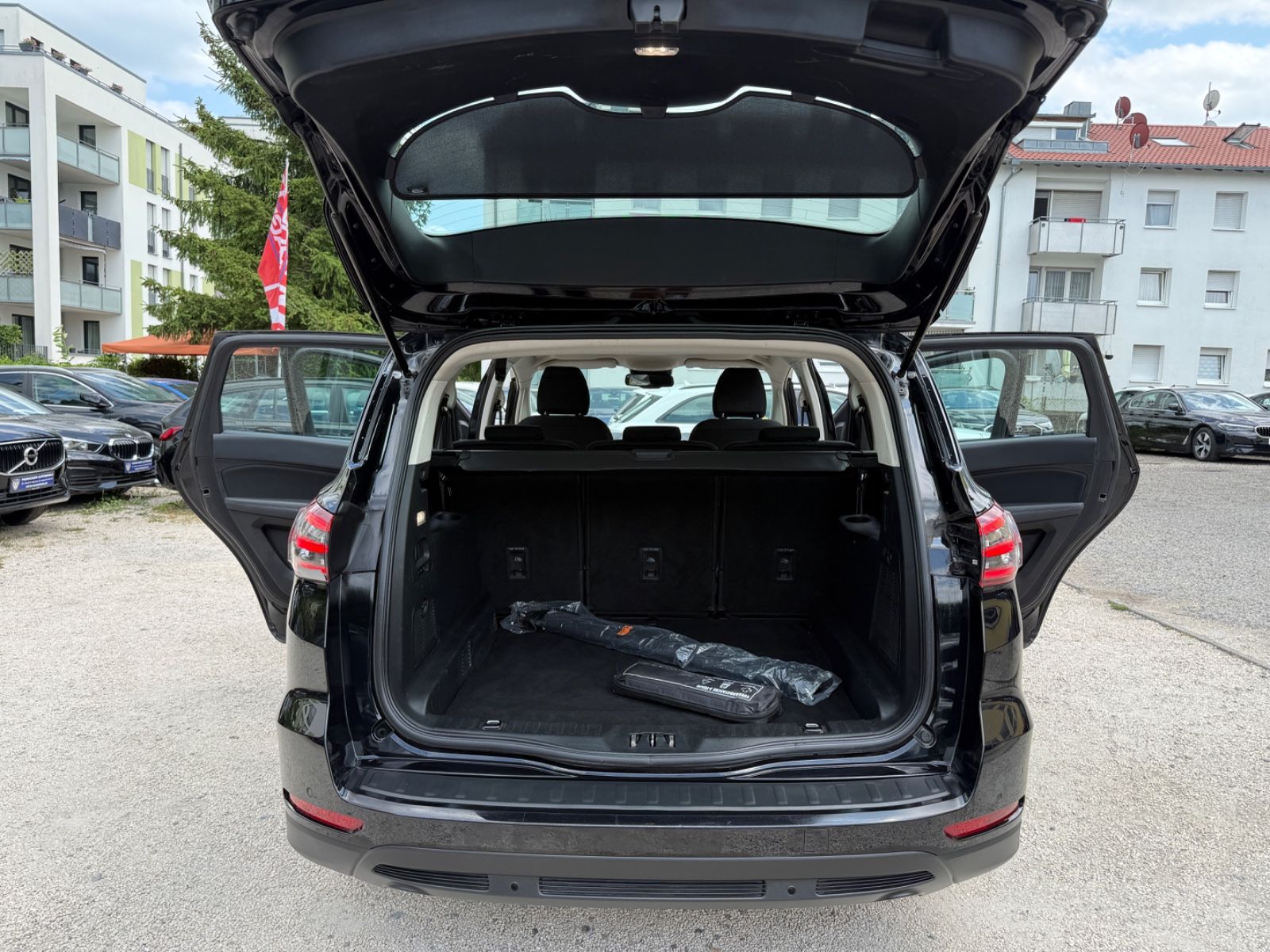 Ford S-Max 2.0 Aut EcoBlue - Samsaru's Car Outlet