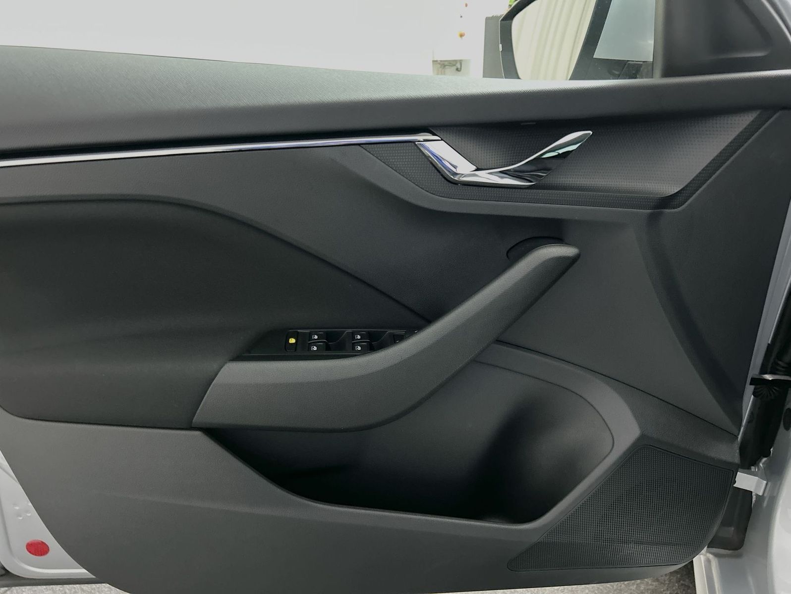 Skoda Kamiq 1.0 TSI Tour - Samsaru's Car Outlet