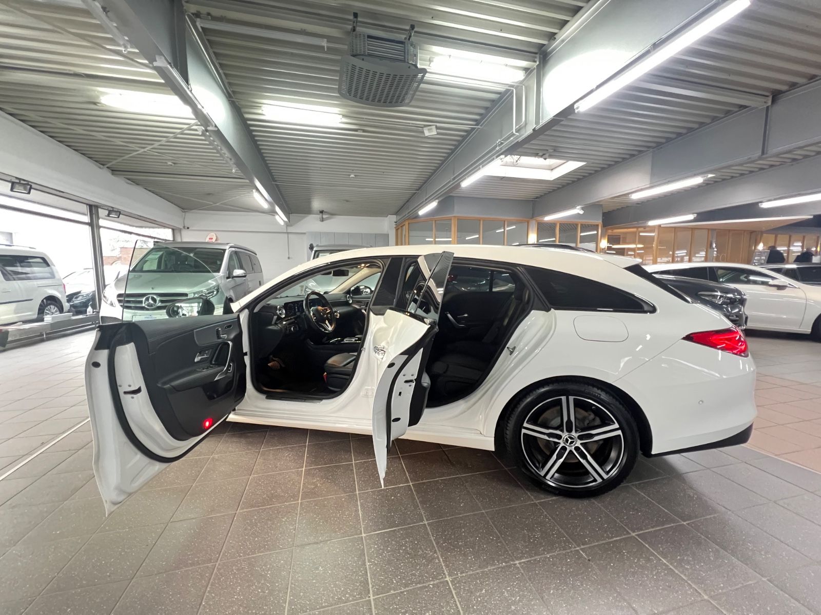 Mercedes-Benz CLA 220d SB 4M Progressive - Samsaru's Car Outlet