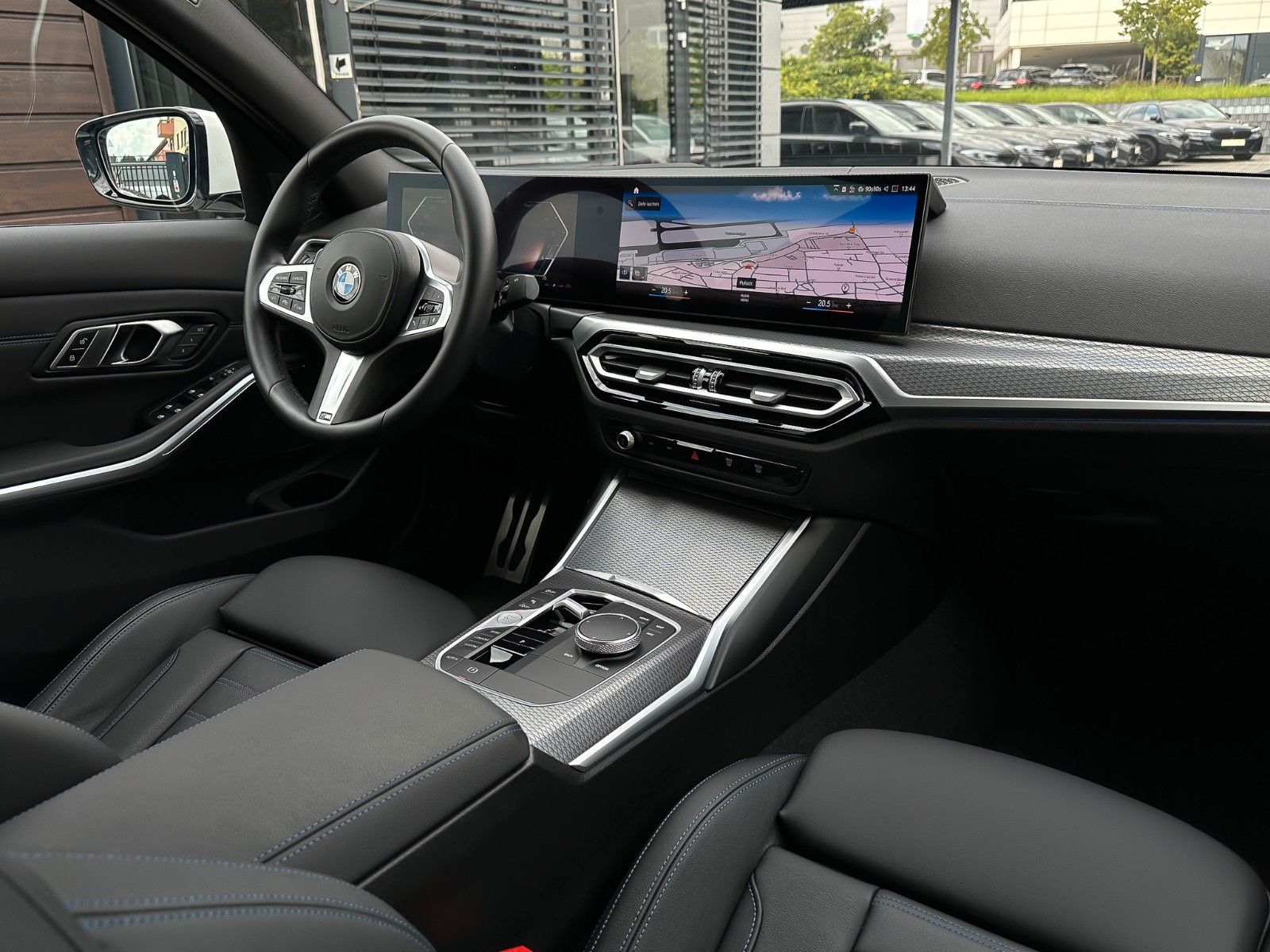 BMW 330 i xD M Sport - Samsaru's Car Outlet