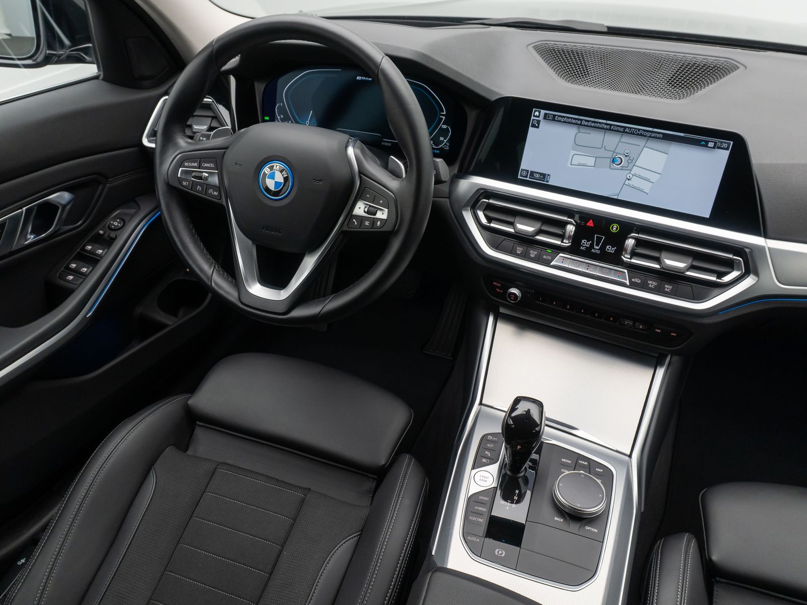 BMW 330e Sport Line - Samsaru's Car Outlet