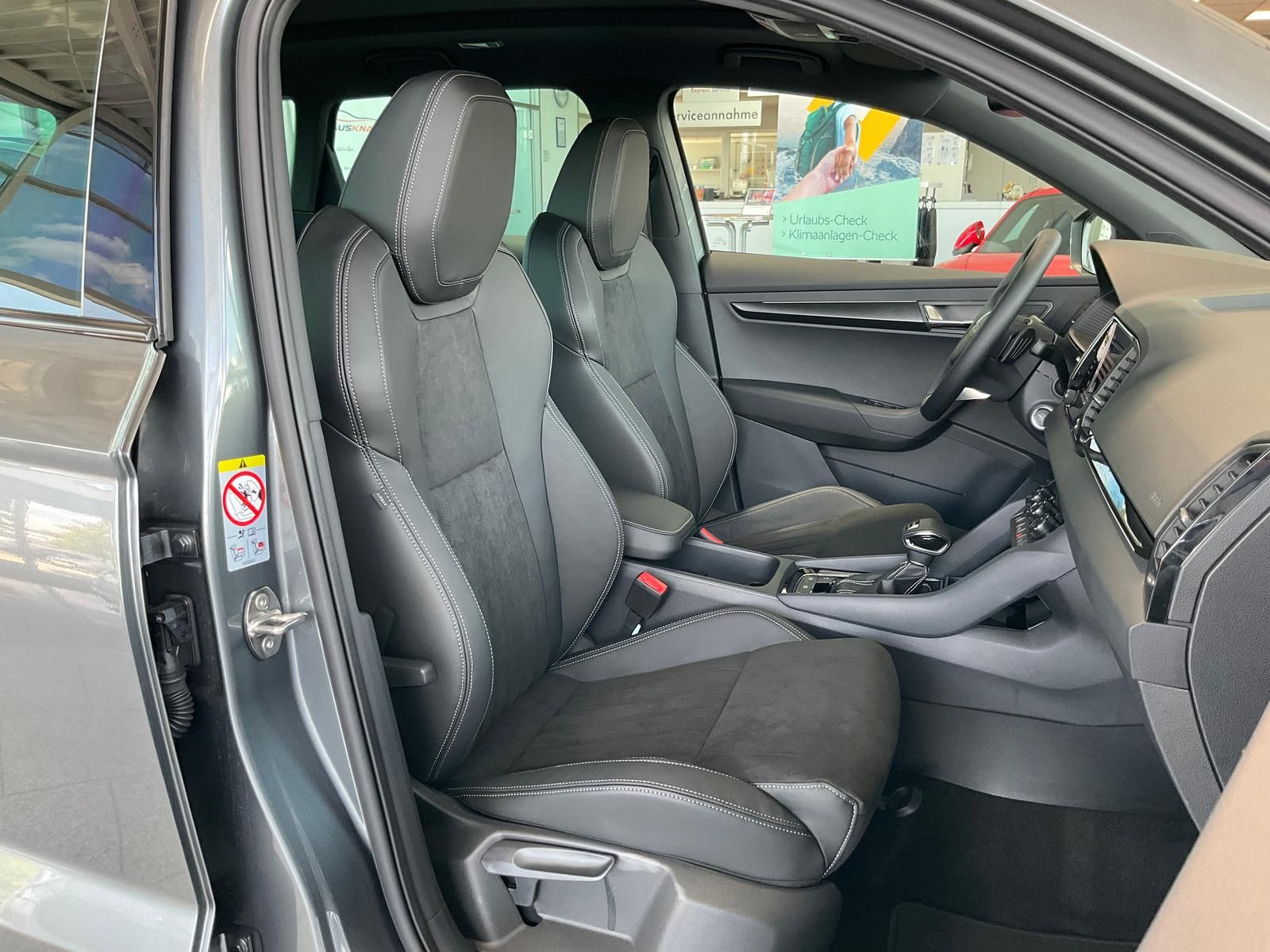 Skoda Karoq 2.0TSI Sportline 4x4 AHK Standheizung Alca