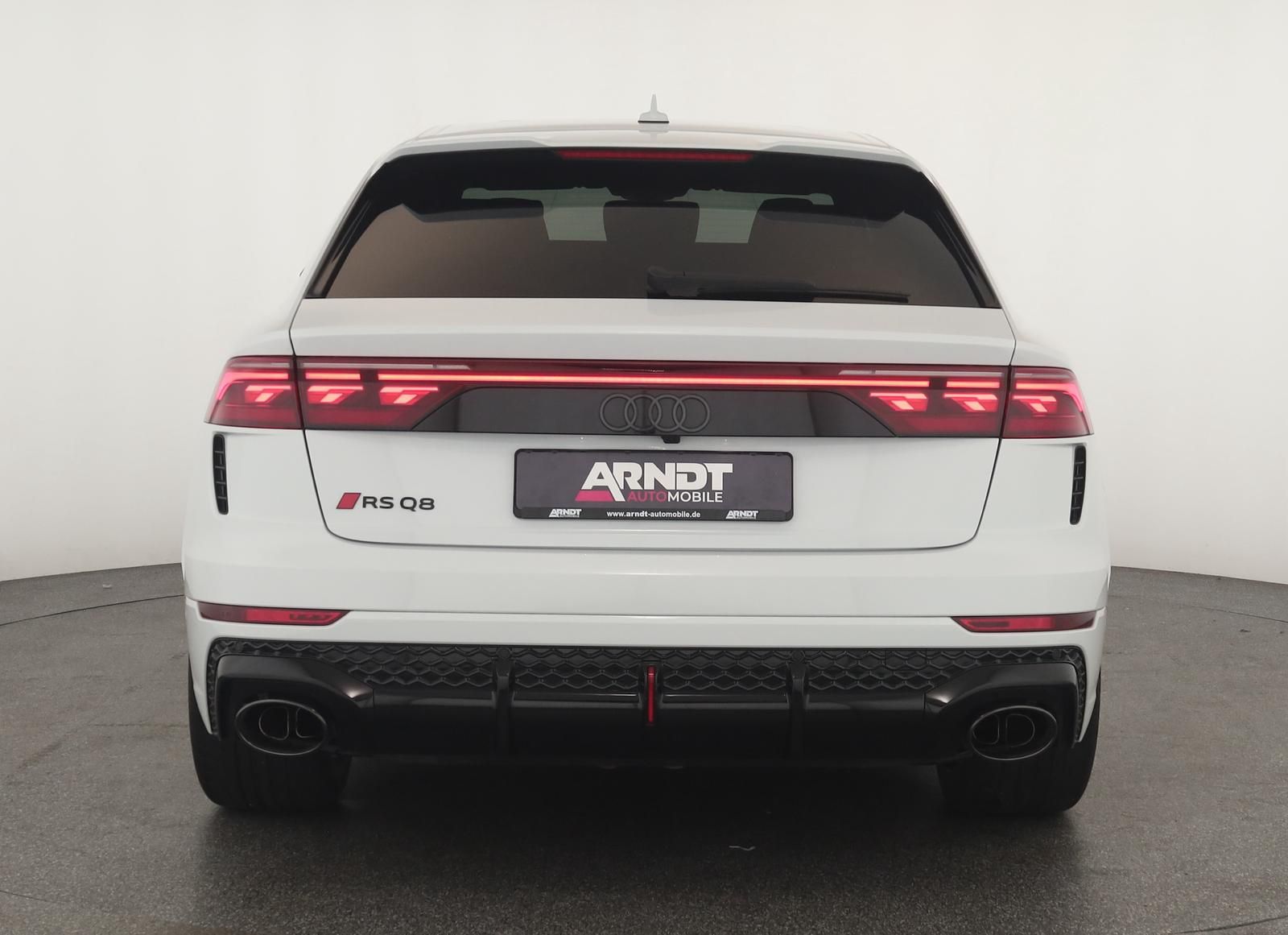 Audi RS Q8 SUV performance Laser Pano Vmax RSAbgas 23