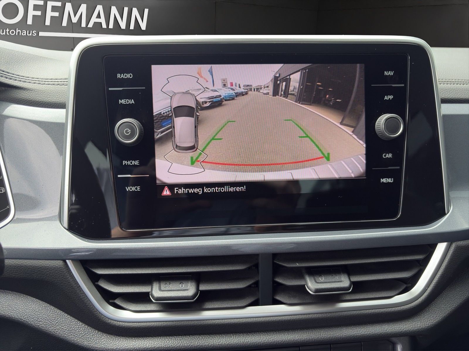 Volkswagen T-Roc 2.0 TDI Style - Samsaru's Car Outlet