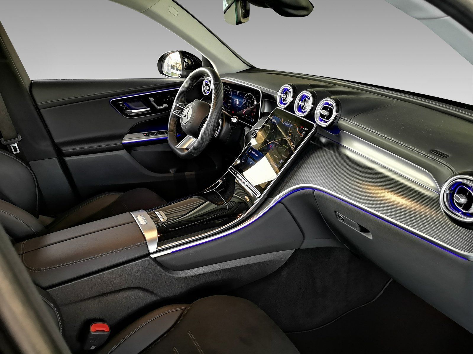 Mercedes-Benz GLC 300 4M AMG PREMIUM+PANO+AHK+STANDHEIZUNG+360