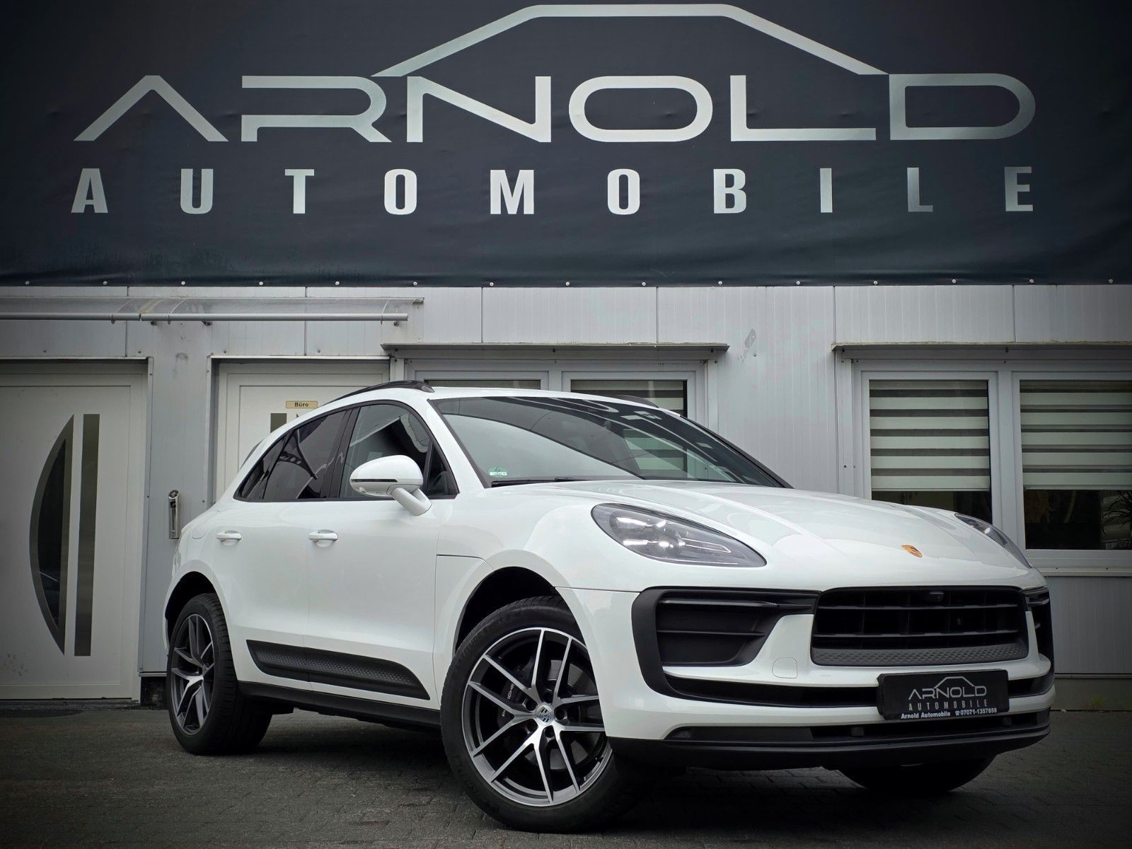 Porsche Macan - Samsaru's Car Outlet