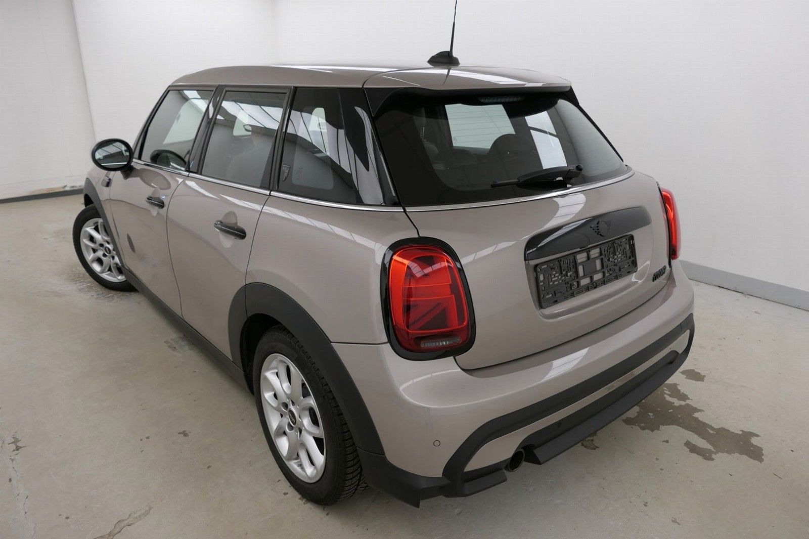 MINI Cooper Yours Trim Aut. - Samsaru's Car Outlet