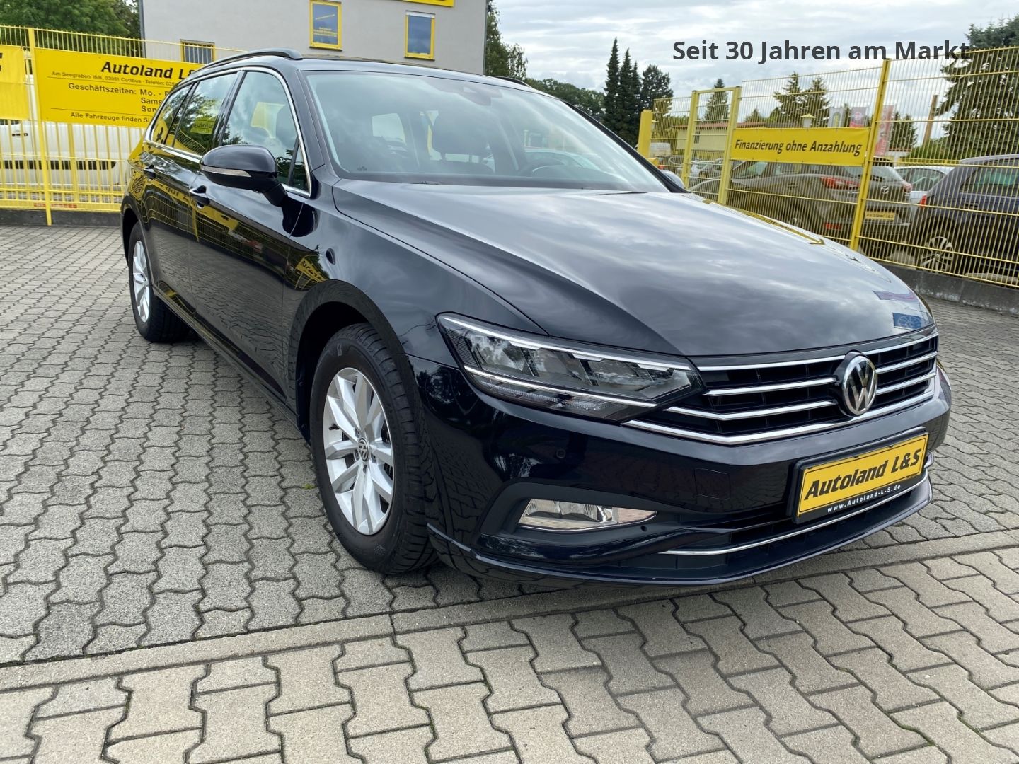 Volkswagen Passat Variant Business 2.0 TDI - Samsaru's Car Outlet
