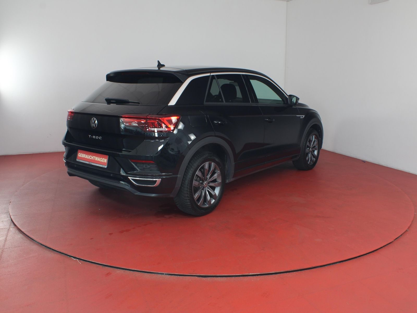Volkswagen T-Roc R-Line - Samsaru's Car Outlet