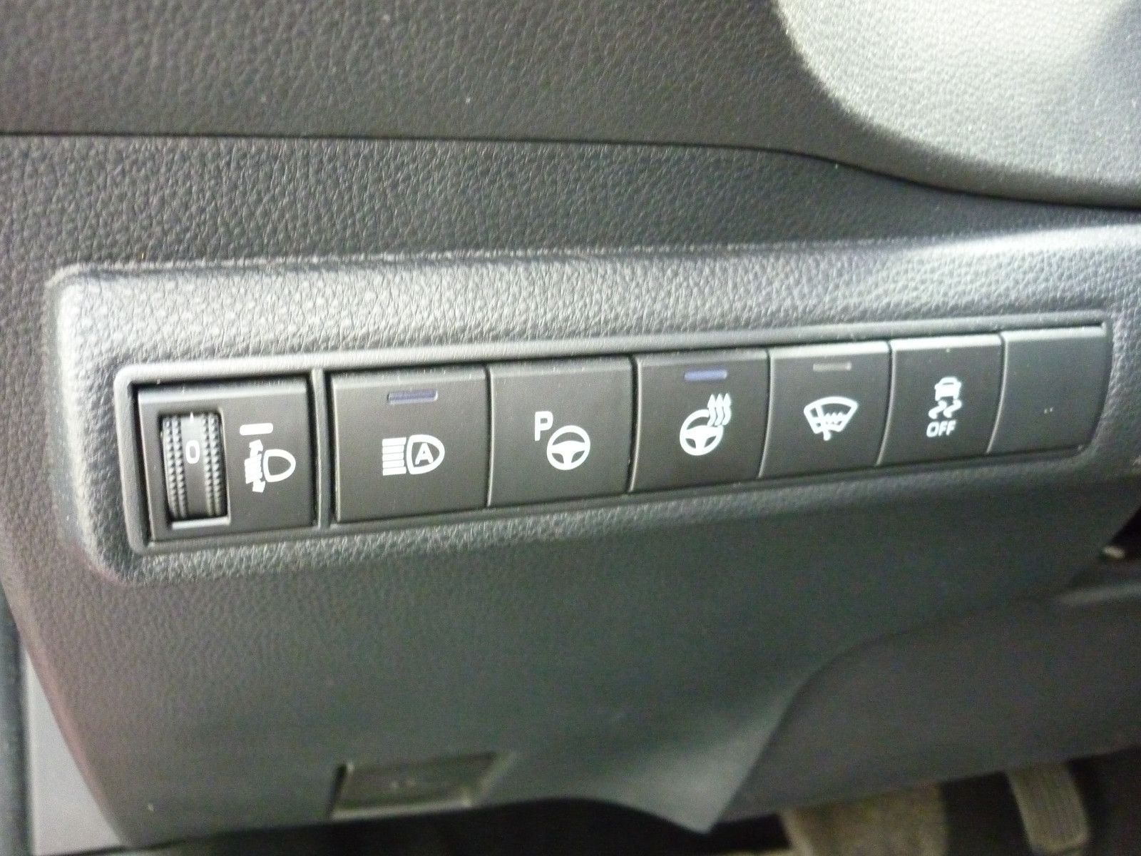 Toyota Corolla Hybrid Club - Samsaru's Car Outlet