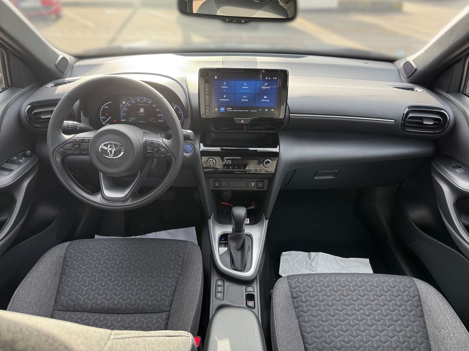 Toyota Yaris Cross 5-Türer Team Deutschland 1,5-l-VVT-i
