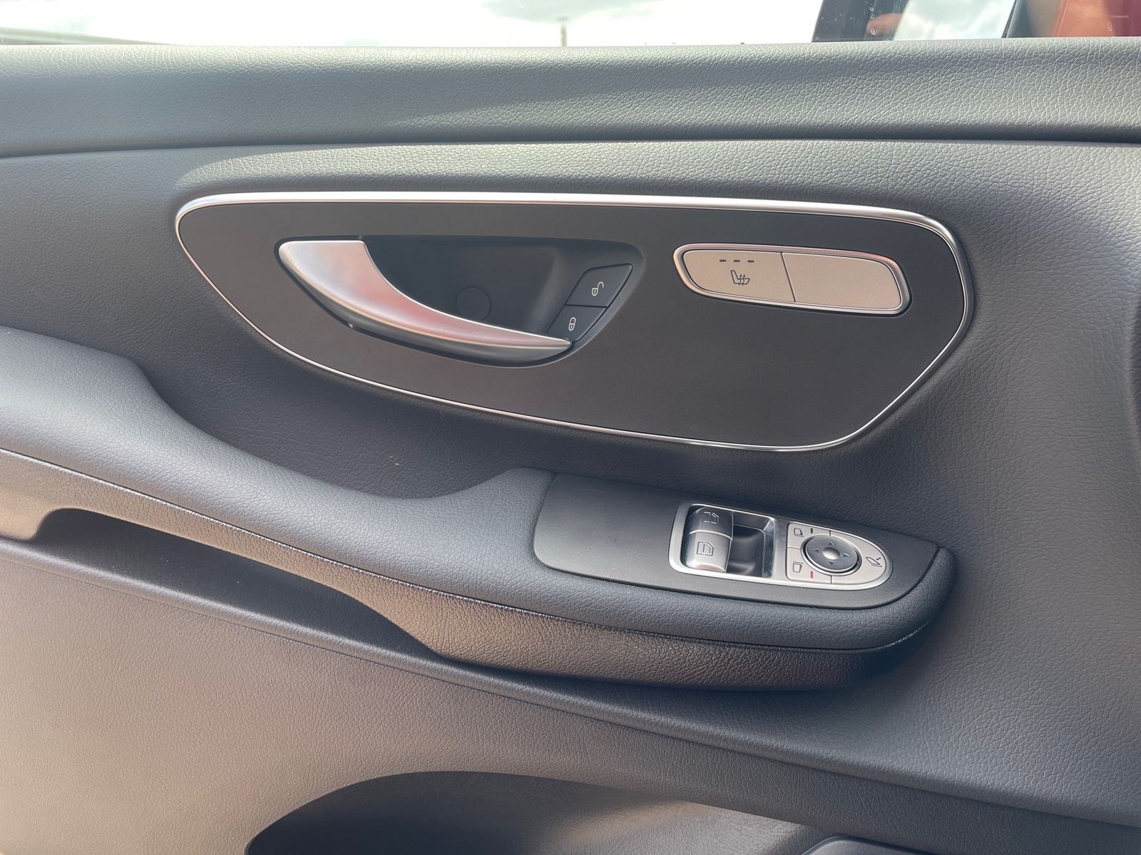Mercedes-Benz V 220 AMG STYLE - Samsaru's Car Outlet