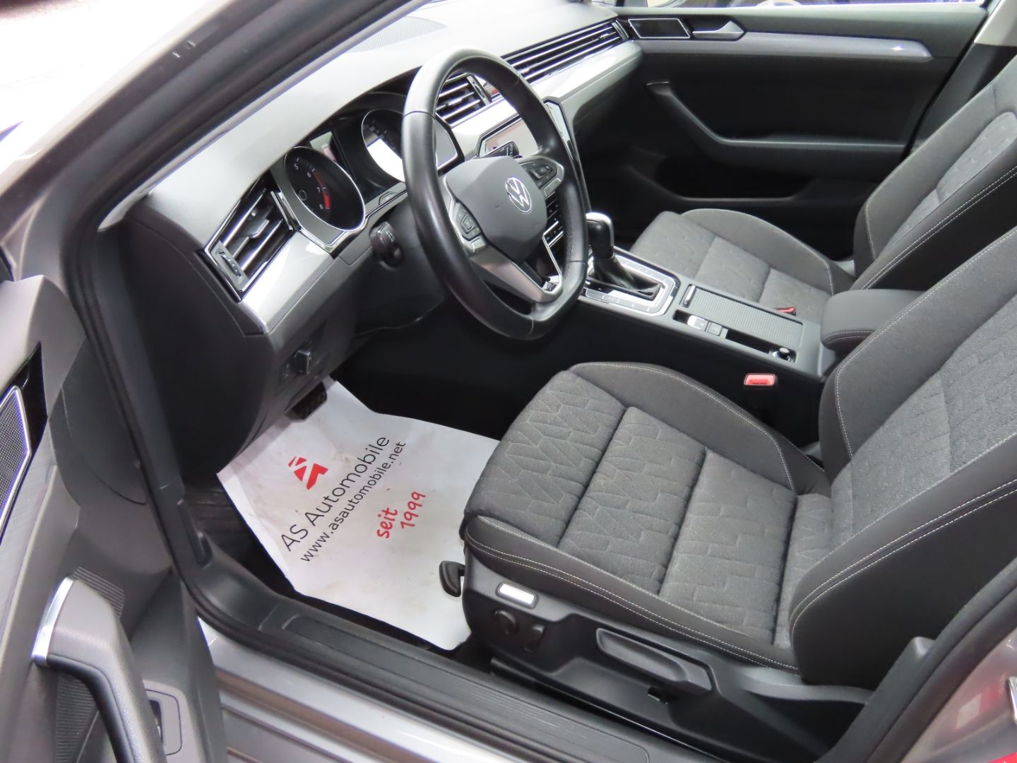 Volkswagen Passat Variant Business 1.5 TSI - Samsaru's Car Outlet