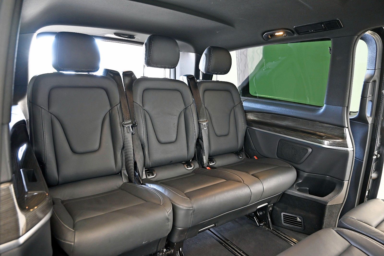 Mercedes-Benz V 300 d 4x4 AVANTGARDE - Samsaru's Car Outlet