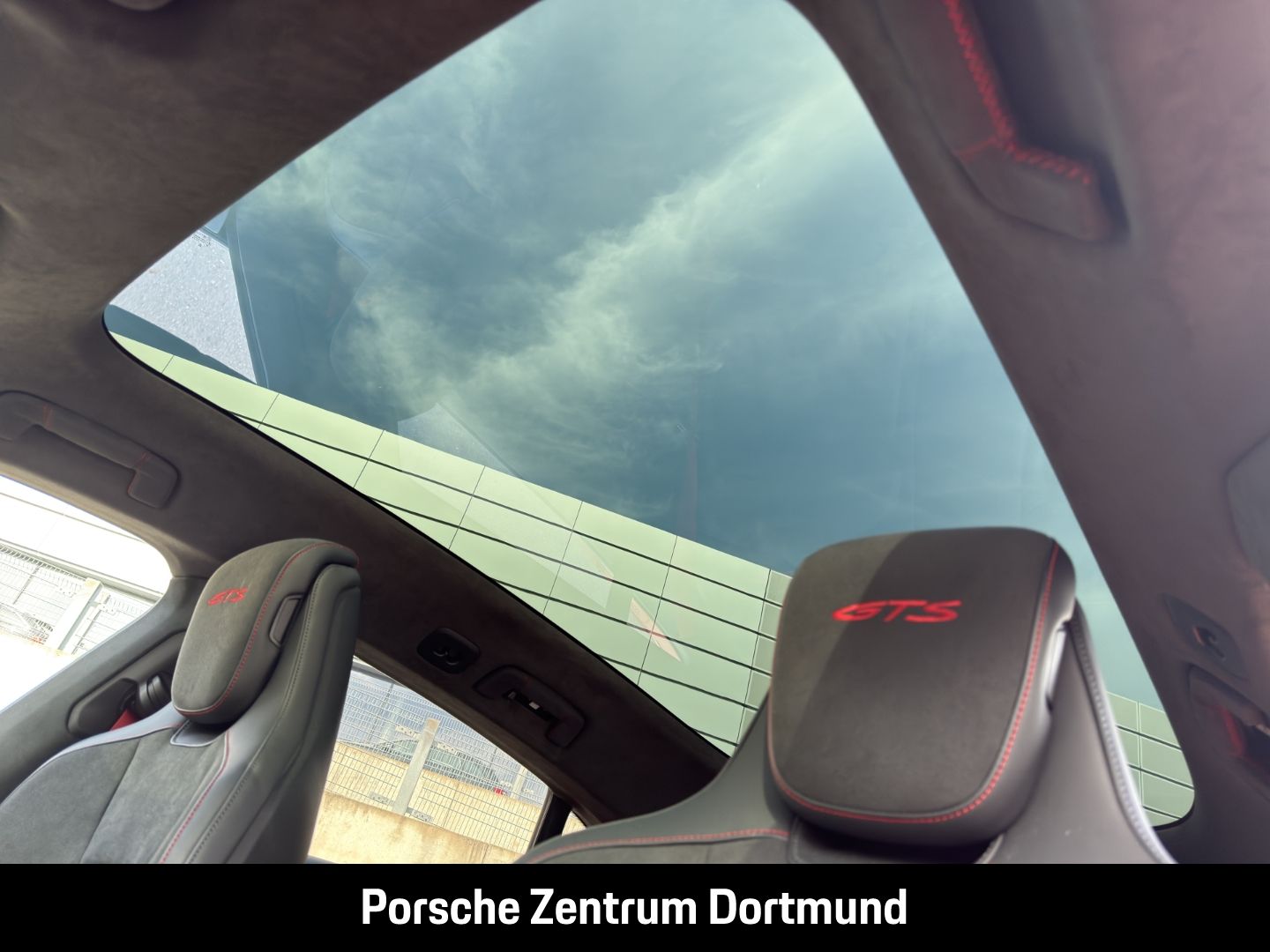 Porsche Taycan GTS Sport Turismo HA-Lenkung InnoDrive