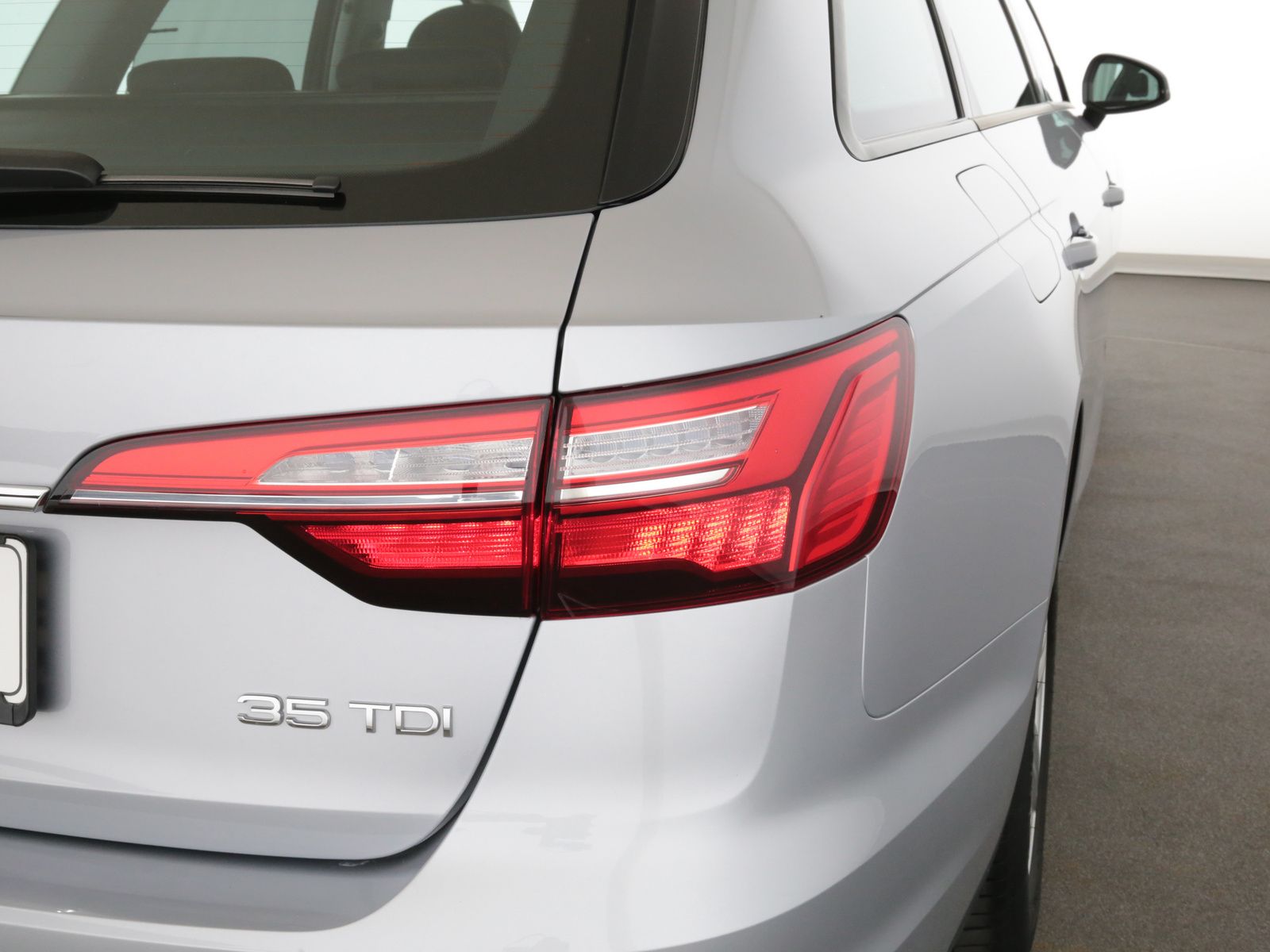 Audi A4 Avant 35 TDI S tronic - Samsaru's Car Outlet