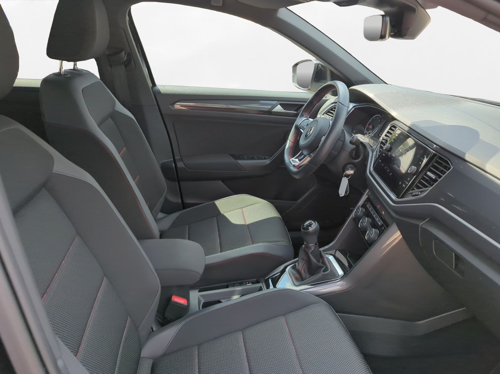 Volkswagen T-Roc 1.5 TSI Sport - Samsaru's Car Outlet