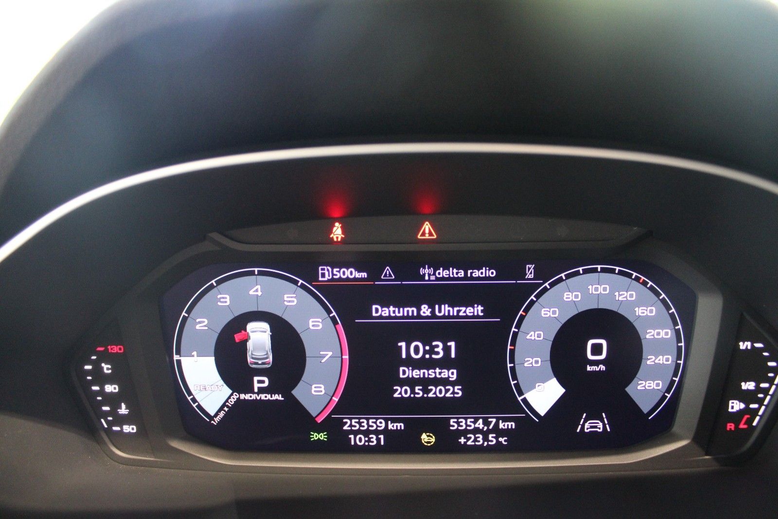 Audi Q3 40 TFSI quattro advanced - Samsaru's Car Outlet