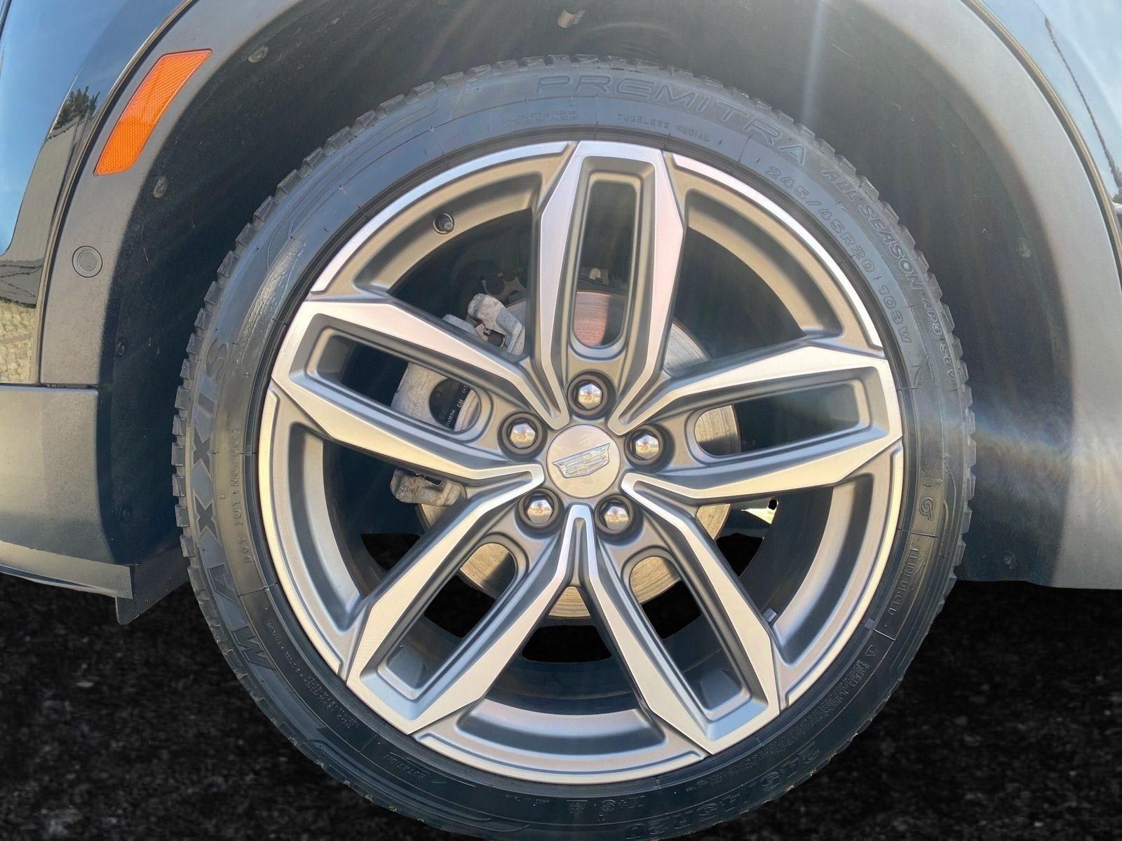 Cadillac XT4 2.0 T Sport AWD LED+Panorama+Navi