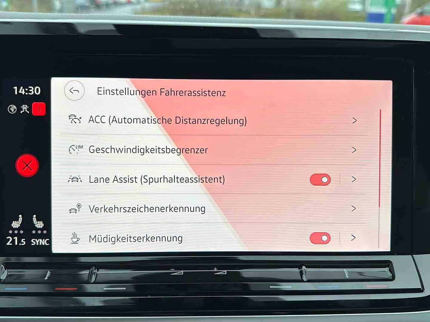 Volkswagen T7 Multivan 2.0 TDI Life - Samsaru's Car Outlet