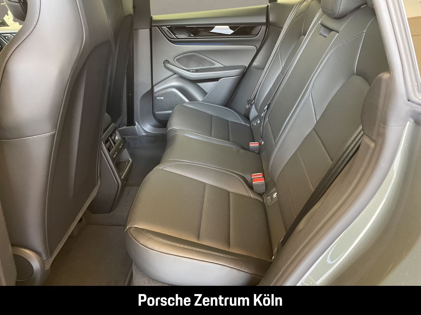 Porsche Macan 4 Luftfederung Panoramadach Surround-View
